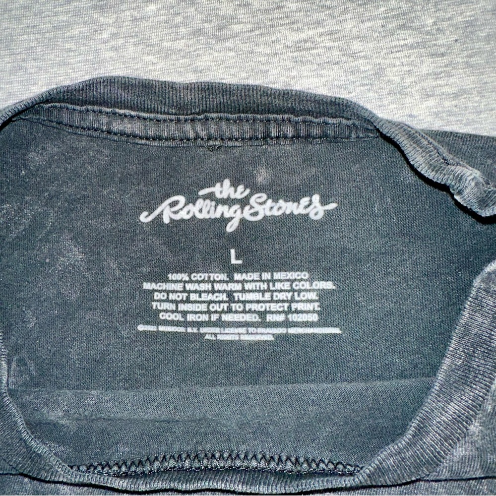 Distressed Rolling Stones Crop Top Black Acid Wash Grunge Thrashed Tee Women's L - Picture 6 of 7